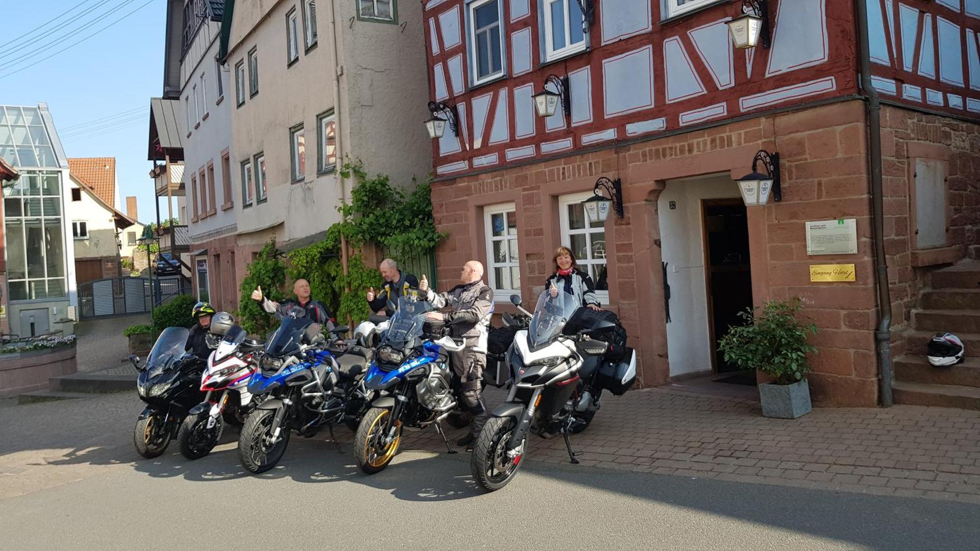 Brunnenputzer Pension Restaurant Kulsheim ภายนอก รูปภาพ